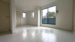 WIC付きの寝室はバルコニーに面しています。2面採光を確保した爽やかな風を感じて起きる朝は、快適生活の始まりに。