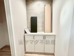 たっぷり収納できるシューズボックス付きなので、家族全員の靴がきれいに整頓できます。