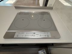 お手入れのしやすいIHクッキングヒーターです。3口コンロなので、効率よくお料理が楽しめます。毎日のお料理も楽しくなりますね＾＾