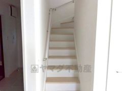 リビング階段は顔を合わせる時間が増えるので、ご家族とのコミュニケーションがとりやすく距離がグッと縮まりそうですね＾＾