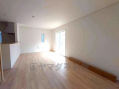 おしゃれなキッチンを中心とした開放的なリビング＾＾