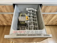 炊事時間を大幅に短縮できる食器洗浄乾燥機付き＾＾食器を洗う手間が減るので家族とのコミュニケーションの時間や自分の時間が増えますね。