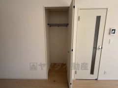 リビングにファミリークローク付き。