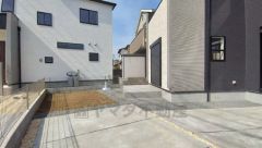 駐車スペースは2台分。マイカー用に、来客用に、ご利用いただけます。自転車やバイク置場としても重宝しますね。