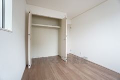 クローゼット付きなので、すっきりと整理整頓でき気持ちよく過ごせますね＾＾