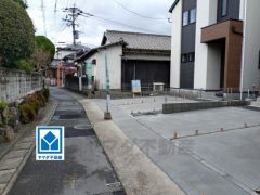 バス通りから1本入った住宅地。内覧もできますのでお気軽にお問い合わせください＾＾