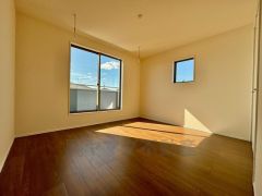 2面採光を確保した爽やかな風を感じて起きる朝は、快適生活の始まりに。