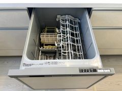 炊事時間を大幅に短縮できる食器洗浄乾燥機付き＾＾食器を洗う手間が減るので家族とのコミュニケーションの時間や自分の時間が増えますね。