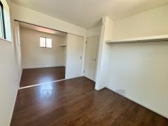 2ドア1ルームになっているのでお子様の成長に合わせてお部屋を仕切ることもできます＾＾