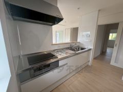 作業スペースを広く使えるキッチンです。作業動線が短くなるので、効率よくお料理ができます＾＾