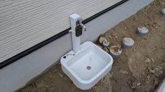 あると便利な外水栓。ガーデニングに、洗車に、泥遊びやペットの散歩の後に。