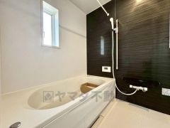 1日の疲れを癒すくつろぎのバスルーム。