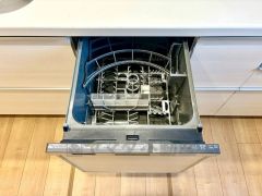 炊事時間を大幅に短縮できる食器洗浄乾燥機付き＾＾食器を洗う手間が減るので家族とのコミュニケーションの時間や自分の時間が増えますね。