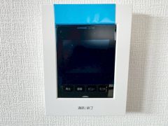 防犯性、セキュリティ対策に安心できるテレビモニター付きインターフォンです。セールスマン対策にもなり安心できます。