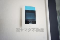  防犯性、セキュリティ対策に安心できるテレビモニター付きインターフォンです。セールスマン対策にもなり安心できます。