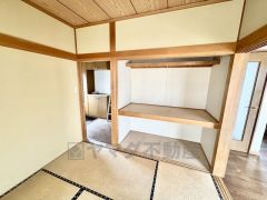 和室には収納力の高い押し入れ付きで空間すっきり整理整頓でき気持ちよく過ごせます＾＾