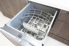 炊事時間を大幅に短縮できる食器洗浄乾燥機付き＾＾食器を洗う手間が減るので家族とのコミュニケーションの時間や自分の時間が増えますね。