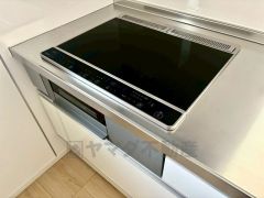 お手入れのしやすいIHクッキングヒーターです。