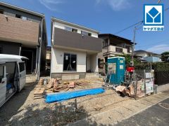 並列2台分の駐車スペースを確保　駐車しやすく、毎日のカーライフを快適にサポートします。