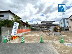 スーパーやコンビニ、ドラッグストア生活に便利な施設が徒歩圏にある住みやすい立地です＾＾