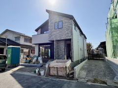 小・中学校まで徒歩9分以内で、お子さまの毎日の通学も安心です。