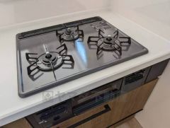 3種類の料理が同時に調理できる、3口ガスコンロ。