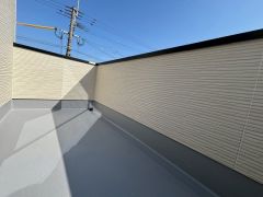 奥行がある日当たり良好なバルコニーです＾＾バルコニーは2か所あるので、洗濯物がたくさん干せますね。