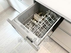 普通に食器洗いをする時より水道代が70％ほど削減できます。夜お休みになるときに食洗器を利用すれば朝起きた時には食器が綺麗になっていますので便利です。