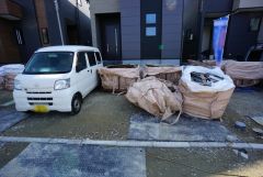 駐車スペースは並列で2台分（車種による）あります＾＾