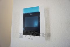防犯性、セキュリティ対策に安心できるテレビモニター付きインターフォンです。セールスマン対策にもなり安心できます。