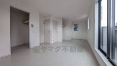 WIC付きの寝室はバルコニーに面しています。2面採光を確保した爽やかな風を感じて起きる朝は、快適生活の始まりに。