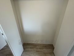 2階の廊下にも収納を確保。各居室に入りきれなかった荷物や、2階で使用する日用品のストック置き場に便利です。