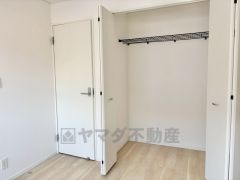 クローゼット付きなので、すっきりと整理整頓でき気持ちよく過ごせますね＾＾