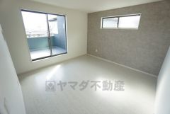 2面採光を確保した爽やかな風を感じて起きる朝は、快適生活の始まりに。ベッドやデスクも置けるゆとりのある広さです＾＾