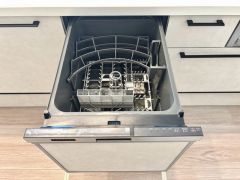 炊事時間を大幅に短縮できる食器洗浄乾燥機付き＾＾食器を洗う手間が減るので家族とのコミュニケーションの時間や自分の時間が増えますね。