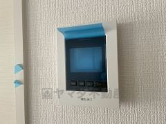 防犯性、セキュリティ対策に安心できるテレビモニター付きインターフォンです。セールスマン対策にもなり安心できます。