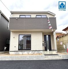 スーパーやコンビニなども近く周辺環境充実。快適でゆとりのある生活空間で新生活を始めましょう^^