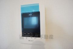 防犯性、セキュリティ対策に安心できるテレビモニター付きインターフォンです。セールスマン対策にもなり安心できます。