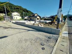 3台並列駐車OK　ご家族の車や来客用にも対応