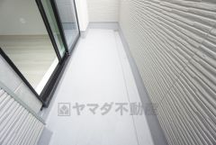 陽当たりの良いバルコニーです。お洗濯やお布団干しはもちろん、日光浴スペースにも。