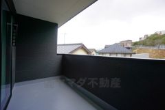陽当たりの良いバルコニーです。お洗濯やお布団干しはもちろん、日光浴スペースにも＾＾足元は防水工事施工済です。