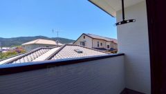 陽当たりの良いバルコニーです。お洗濯やお布団干しはもちろん、日光浴スペースにも。