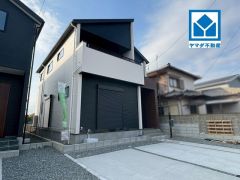 小学校まで徒歩3分以内、安心して子育てができる立地です。