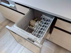 炊事時間を大幅に短縮できる食器洗浄乾燥機付き＾＾食器を洗う手間が減るので家族とのコミュニケーションの時間や自分の時間が増えますね。