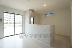 キッチンから会話が弾みそうなダイニングです。お友達や親せきをお招きするのも楽しみになりますね＾＾