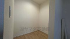 大容量のウォークインクローゼット。季節ごとのお洋服全てを収納できるので、衣替えも楽になりますね＾＾