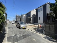 北側約4ｍの公道に面しています。