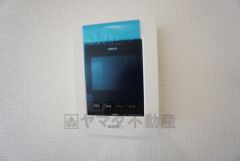 玄関にはシューズボックスとは別にSIC付き。ベビーカーやゴルフバッグなどもまとめて収納できそうです＾＾