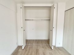 クローゼット付きなので、すっきりと整理整頓でき気持ちよく過ごせますね＾＾