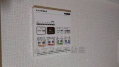 浴室暖房乾燥機には、暖房、乾燥、涼風、換気の4つの機能が付いています。タイマー付きです。雨の日はもちろん、急ぎで洗濯する必要のあるお子様の体操服や、下着類などを乾かすのに便利です。